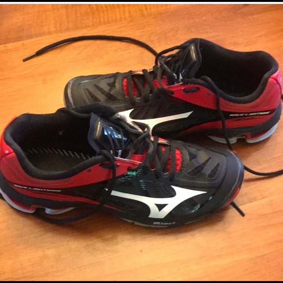 wave lightning volleyball shoes